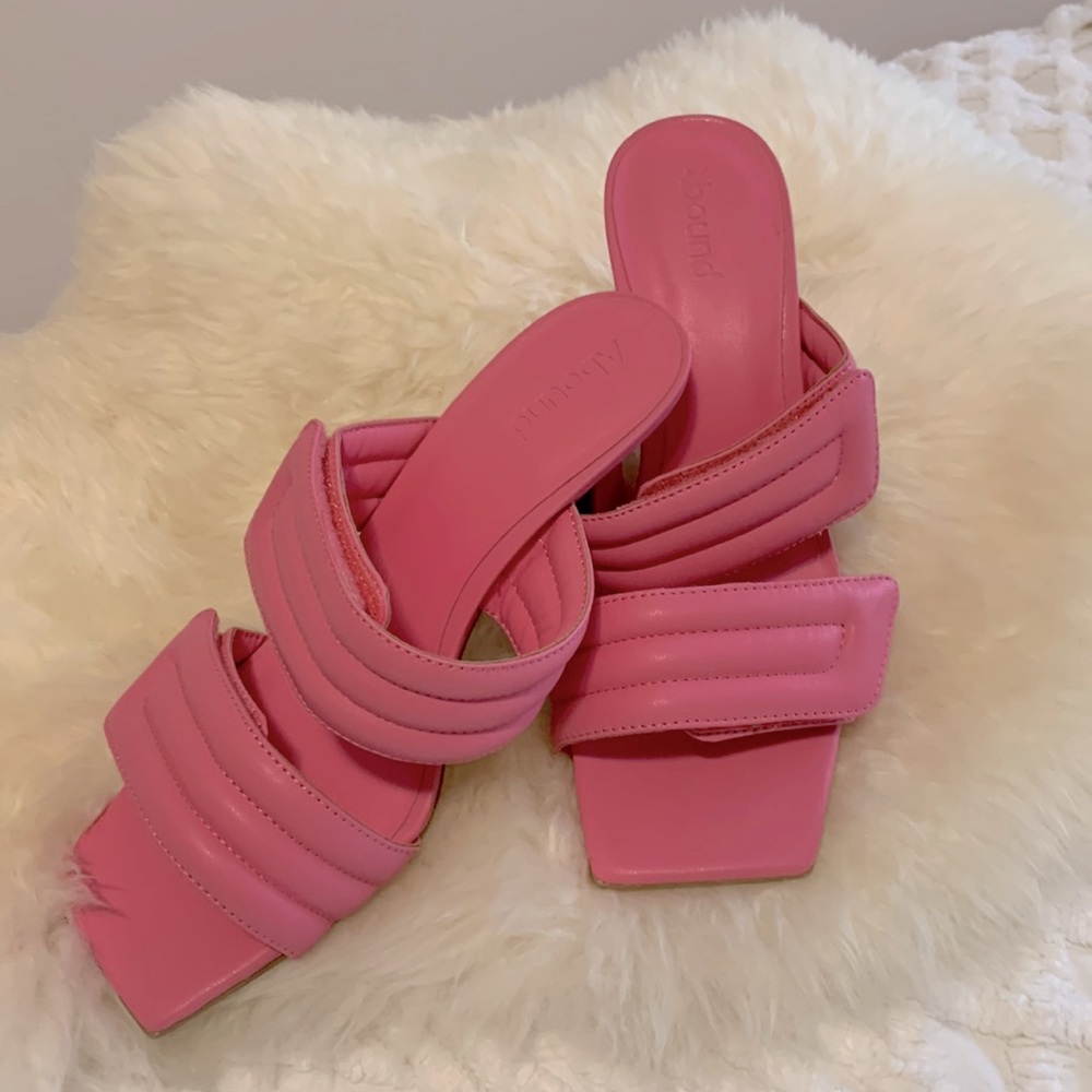 Kitten heels - NIB!